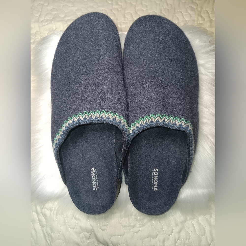 SONOMA GOOD FOR LIFE -  Blue Clogs with Green Accents